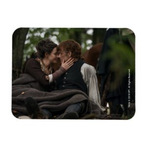 Outlander Season 4 | Jamie & Claire Cuddling Magnet